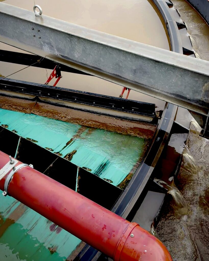 Hydrovac slurry washing and slurry management.