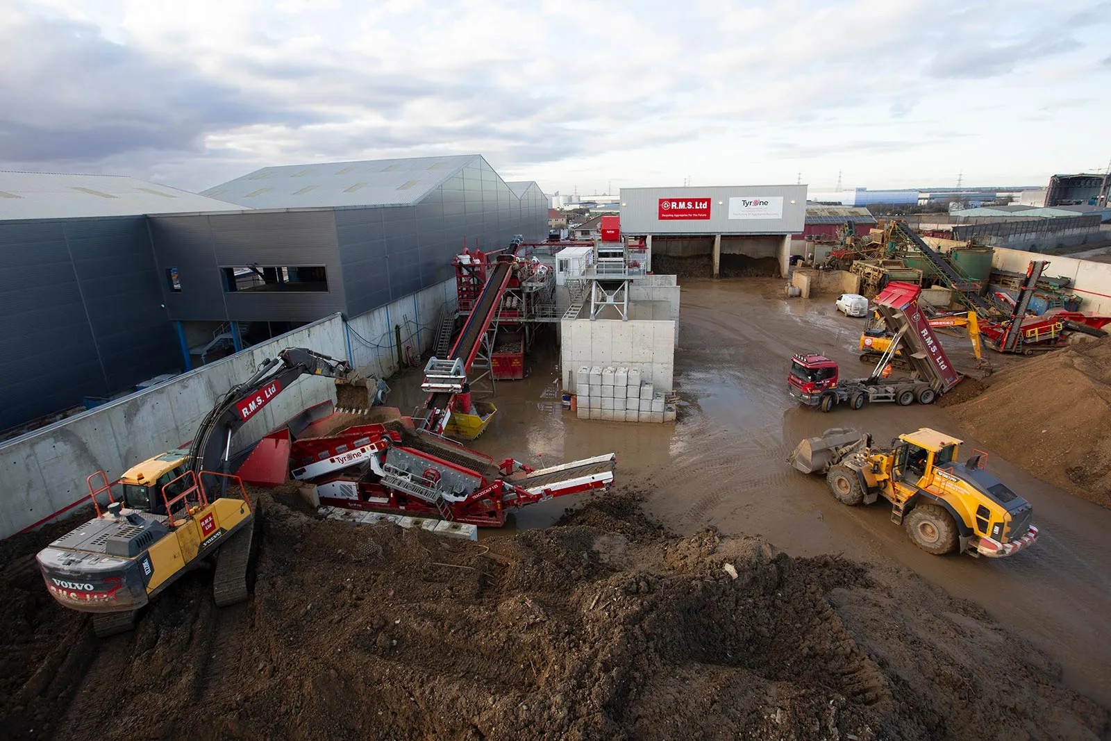 Recycled aggregate washing plant with full water treatment and filter press.
